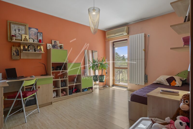 Balotesti, Ion Lahovari, mobilata si utilata complet